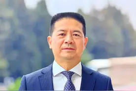 人形机器人加速跑进量产元年 成都如何布局“造身”“造脑”关键环节？｜新一轮科技浪潮·十城对话图片