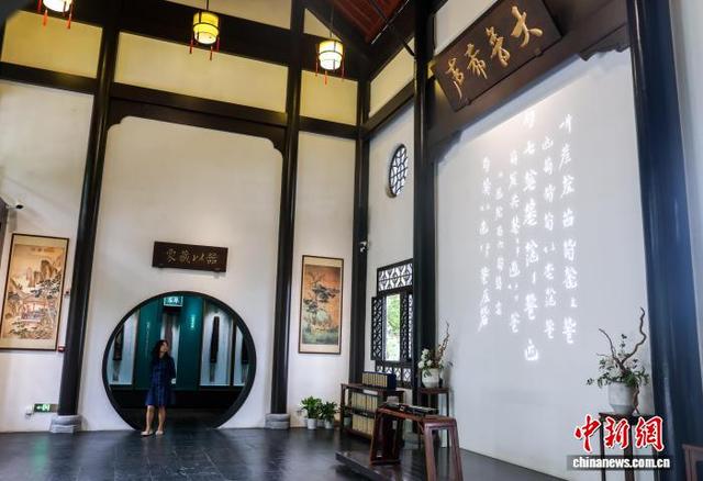 湖北武汉：民众古琴台上觅“知音”