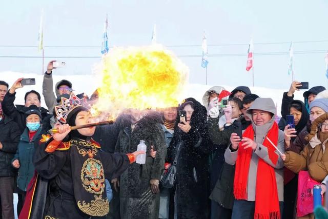 “冰雪绘米东 欢歌庆雪季”2025年米东区冰雪风情季火热启幕