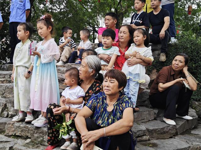 黄石古村桃乡：白马江湖剧场+水上漫游演出 打造全天候会演出的村庄