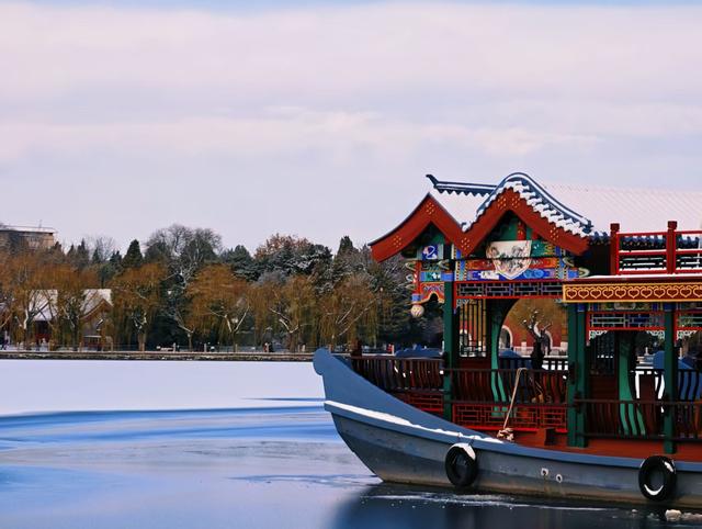 银装素裹美如画，这是初雪为北海公园写下的限定情诗