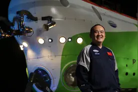 从深海给航天员打电话，中国深潜第一人：我想让你们在海底喝咖啡图片