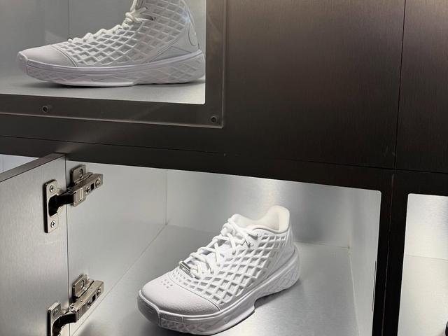 瓦妮莎亲晒！Kobe 3 Low 真来了！