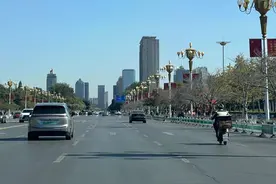 11月第一天最高气温32.1℃，较去年同期增长14.3℃图片