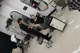 山东一女子不满理发店服务亮证威胁引网友众怒！店主讲述详情，多方回应图片