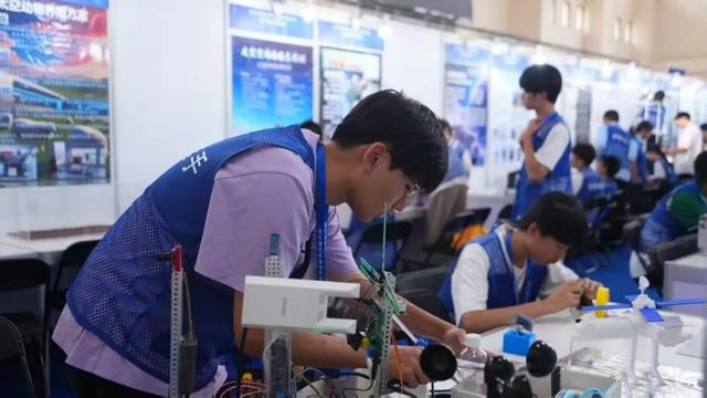 当青春的梦想与航天的火种相遇丨聚焦2025年全国青少年航天创新大赛总决赛