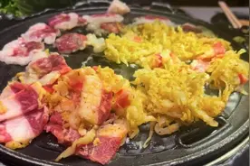 记录中国｜炭火燃旺的齐齐哈尔，如何擦亮“烤肉之都”新名片图片