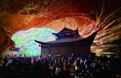 福建泰宁世界地质公园：丹霞映碧水 闽山承古韵