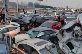 苏州发生一起多车连环相撞事故图片