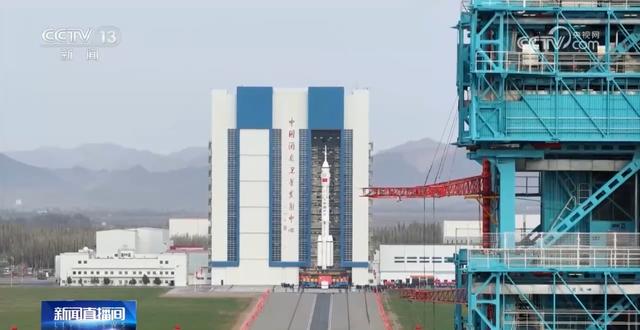 神二十一船箭组合体垂直转运有哪些技术细节？记者探访