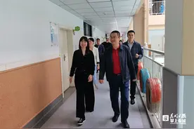 西山区领导到度假区第一幼儿园慰问教职工图片