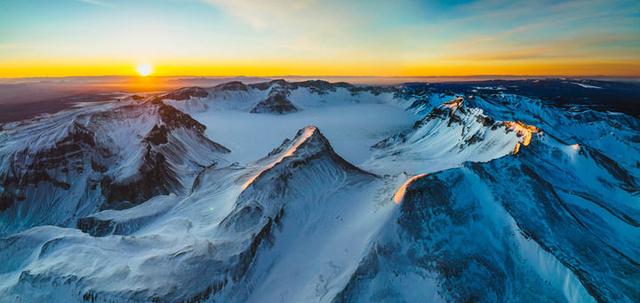 长白山在哪里哪个省的（践行两山理念 守护东北水塔解码美丽中国的长白山名片）