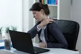 老年女性坐这么久，死亡风险增30%，做再多运动都没用……图片