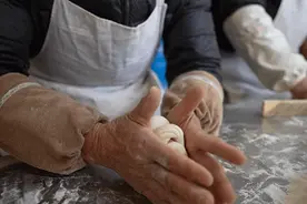 热气腾腾！吃枣糕，寻年味儿！图片