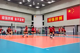 中国女排主教练赵勇：竭尽全力取得满意成绩图片