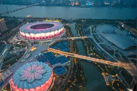 登顶“杭州之门”  鸟瞰亚运之城图片