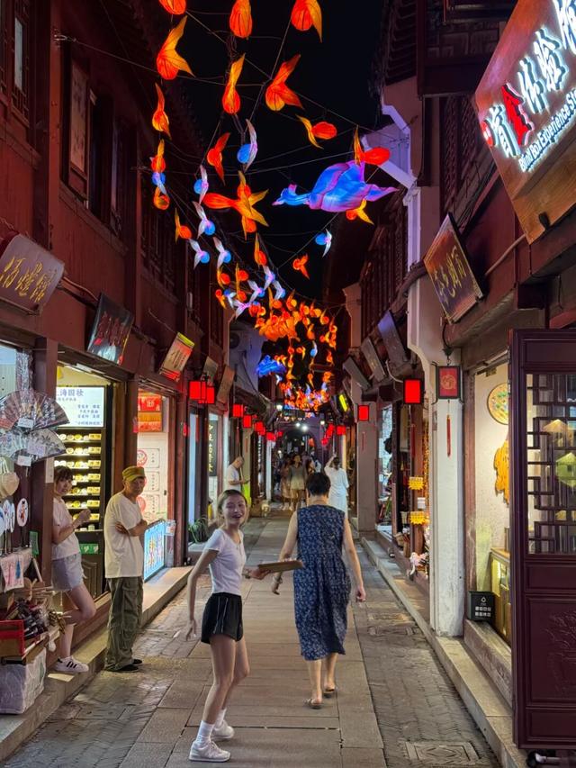 闵行首个光影节来啦！实景图比效果图还要美，就在……