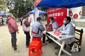 “家门口”来了省级名医！中山一院专家团到顺德社区送健康图片