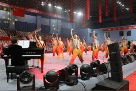 “百万师生唱响祖国”爱国歌曲展演活动在兰州举行图片