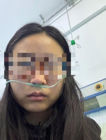 女子称因工资问题被老板锁办公室殴打