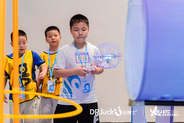 近2000名青少年同台竞技！2025世界机器人大赛广东选拔赛举办