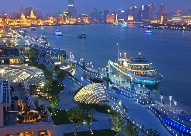 黄浦江游览推出进博专享特惠！一起来打卡“移动的”魔都夜景精华吧
