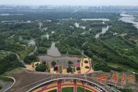 ±35℃的西安 在湿地公园偷得浮生半日闲图片
