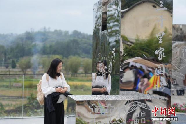 贵州安顺：旧州古镇人气旺 屯堡文化魅力足