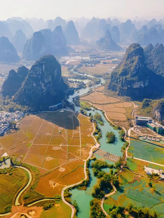 新华社携手董宇辉走进广西边关秘境，这里的山水“有点甜”……