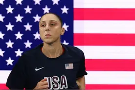 传奇再续！42岁陶乐西6次奥运全部夺冠 成首位奥运6金篮球运动员图片