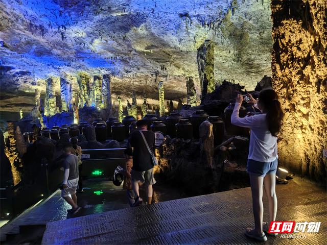 川渝百家旅行商齐聚张家界 共探西线旅游新魅力