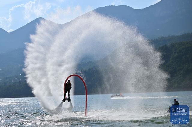 湖北恩施：山水秘境，避暑天堂
