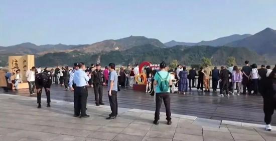 高铁、国道“双线”开通 引燃通化国庆中秋假期红色游