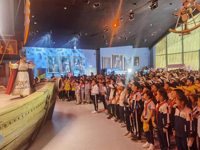 千场演出！青岛首个常态化演艺项目《寻梦沧海》演绎“向海图强”史诗