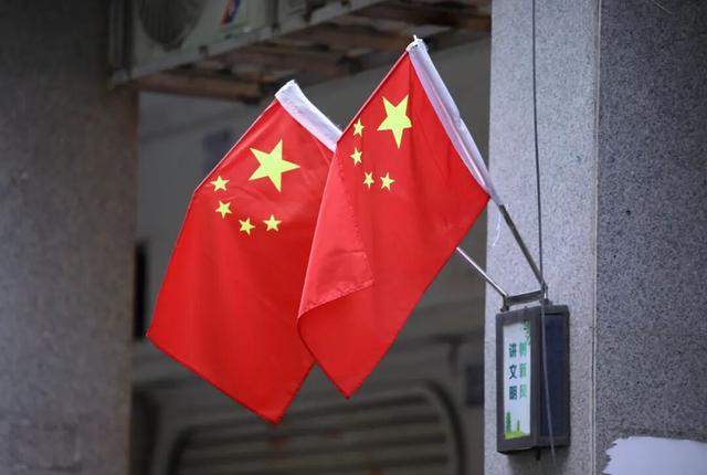 氛围拉满！古城刷屏了，最美中国红！