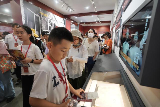 用脚步丈量历史，青少年“追寻大钊先生足迹”