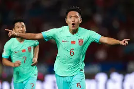 2比1！国足客场逆转泰国队 世预赛喜提开门红图片