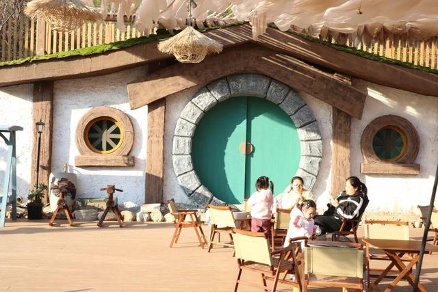 “巨兔”惊现里口山！环翠区小山村添新景