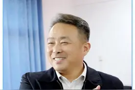 申进科谈思考能力：站在田埂上 仰望天安门图片