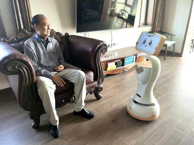 2025养老大调研｜智慧养老产品五花八门，老人用得惯吗？