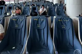 太原机场连夜调整航站楼内的按摩椅图片