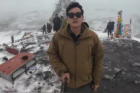 安徽男子开着挖掘机去西藏：忍受高反和强烈颠簸，看到景色觉得值了图片
