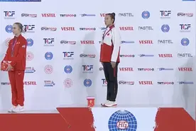 体操世界杯安塔利亚站，中国队单日收获两金图片
