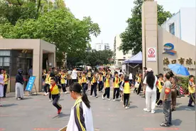 问政海南 | 逆行闯红灯、斑马线打闹……这些交通陋习你家孩子有吗？图片