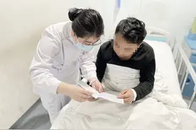 长沙外卖小哥因拉肚子就医，确诊“绿色癌症”克罗恩病图片