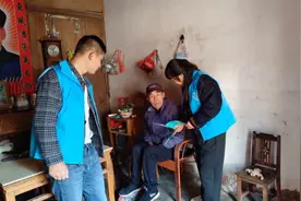 排查隐患保平安   网格员化身“安全员”图片