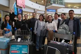 中国游客抵达南非 助力两国旅游业交流合作图片