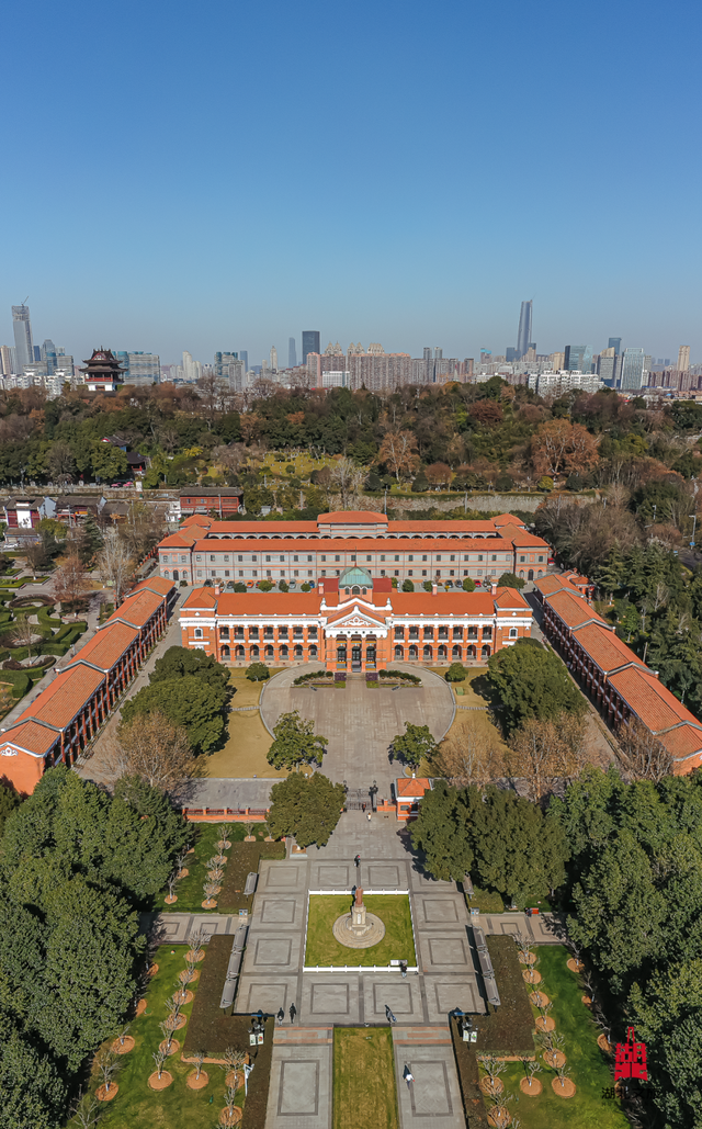 “多巴胺”旅游上新，跟着北北打卡“赤黄红”