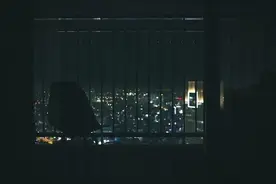饿着睡VS吃夜宵，哪个更健康？听听专家怎么说图片