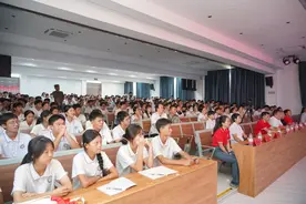 蓝态公益的教师节礼物：让师生学会急救图片